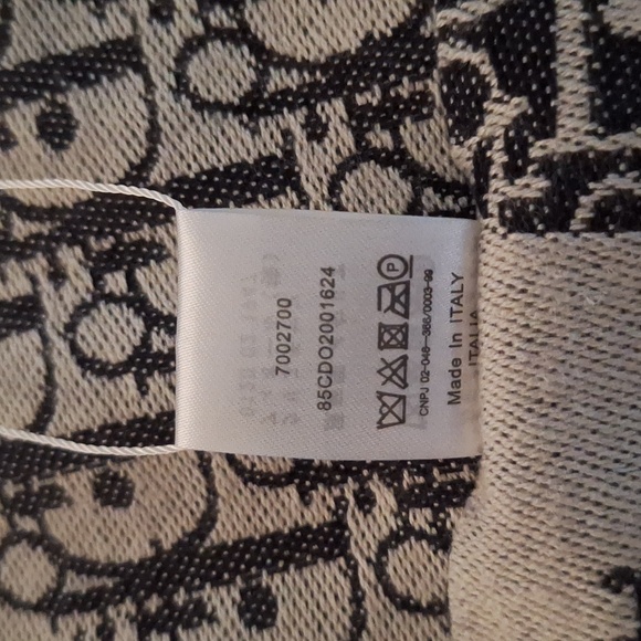 NWT Christian Dior 35x180 CM blue marine scarf. With tassle - Picture 8 of 8